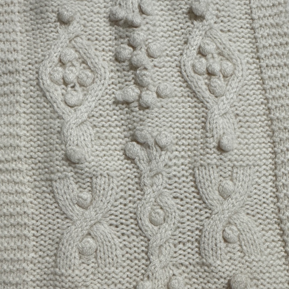 Geneva Cashmere Scarf with Cable Pattern - Picture 4 of 7